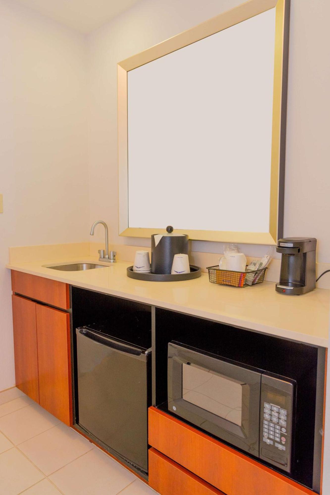 Hampton Inn & Suites Riverside/Corona East Ngoại thất bức ảnh