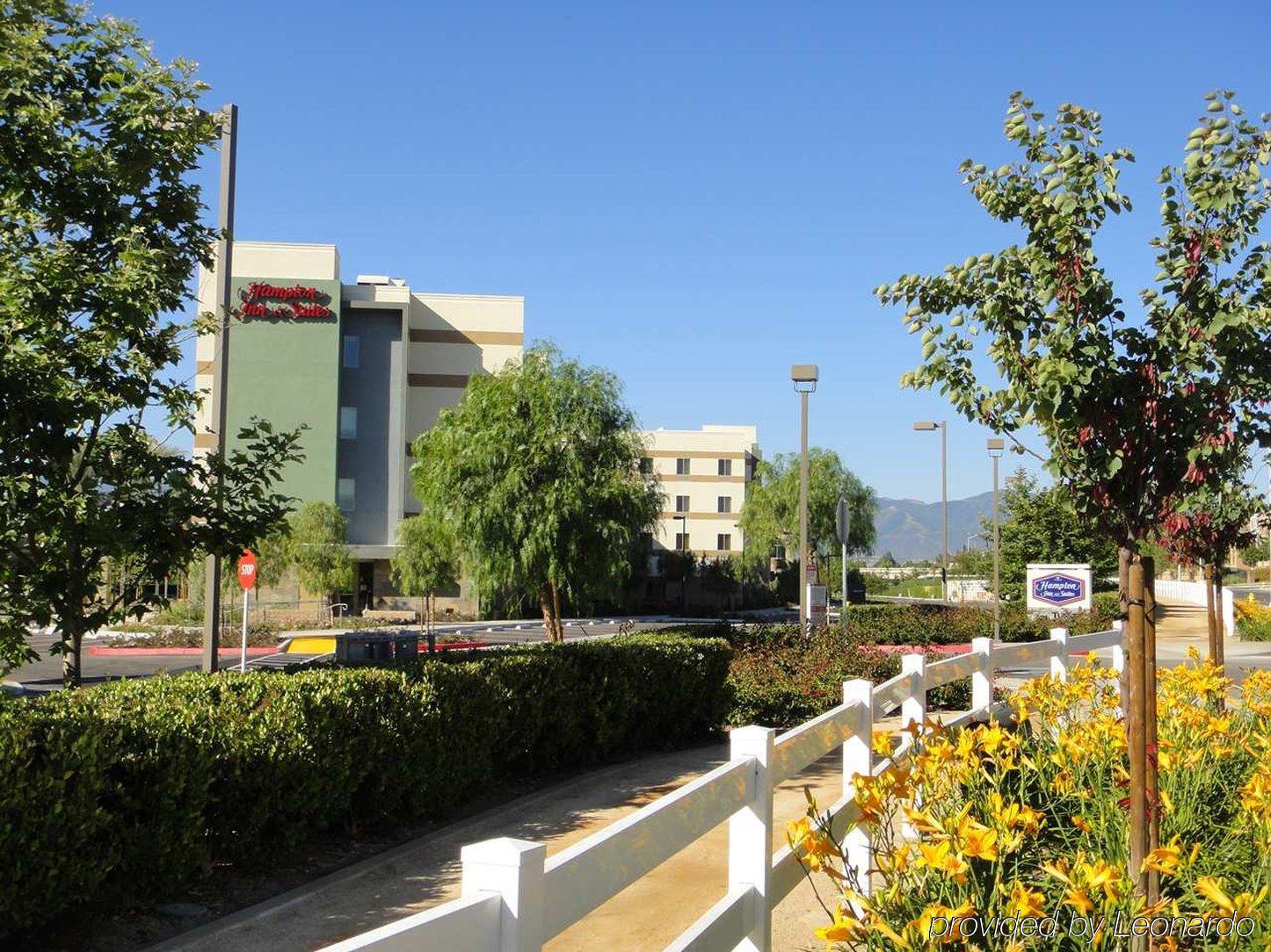 Hampton Inn & Suites Riverside/Corona East Ngoại thất bức ảnh